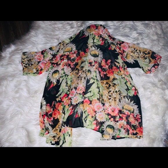 NWOT See You Monday Floral Kimono - Picture 11 of 13